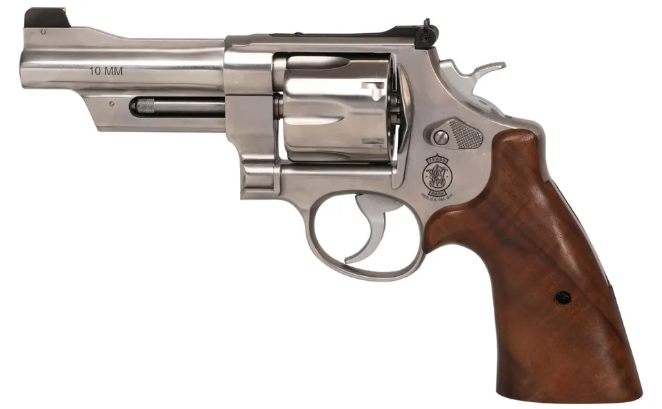 610 MOUNTAIN GUN 10MM 4" SS — BEAR HUG GRIPS/GOLD BEAD SIGHT